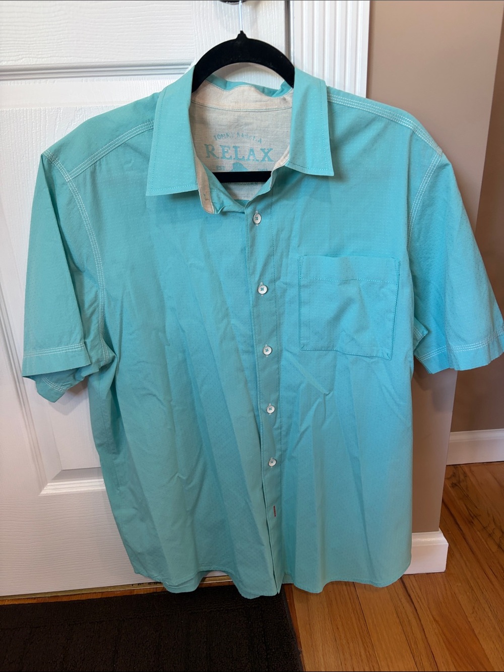 Final sale- Tommy Bahama Aqua - like new Short-Sleeve Button-Down Shirt